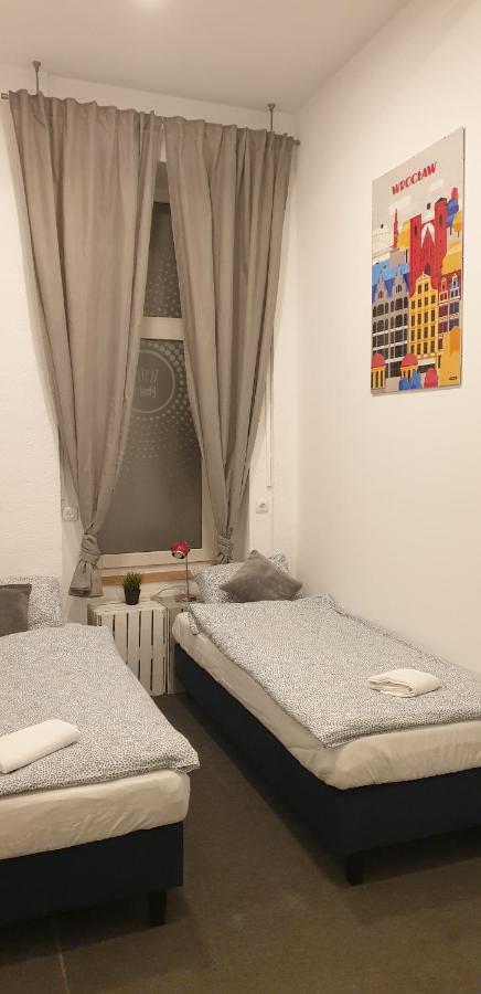 ורוצלב Flyfly Hostel , Darmowy Parking , Rezerwuj Przez Urzadzenia Mobilne -10 Procent מראה חיצוני תמונה